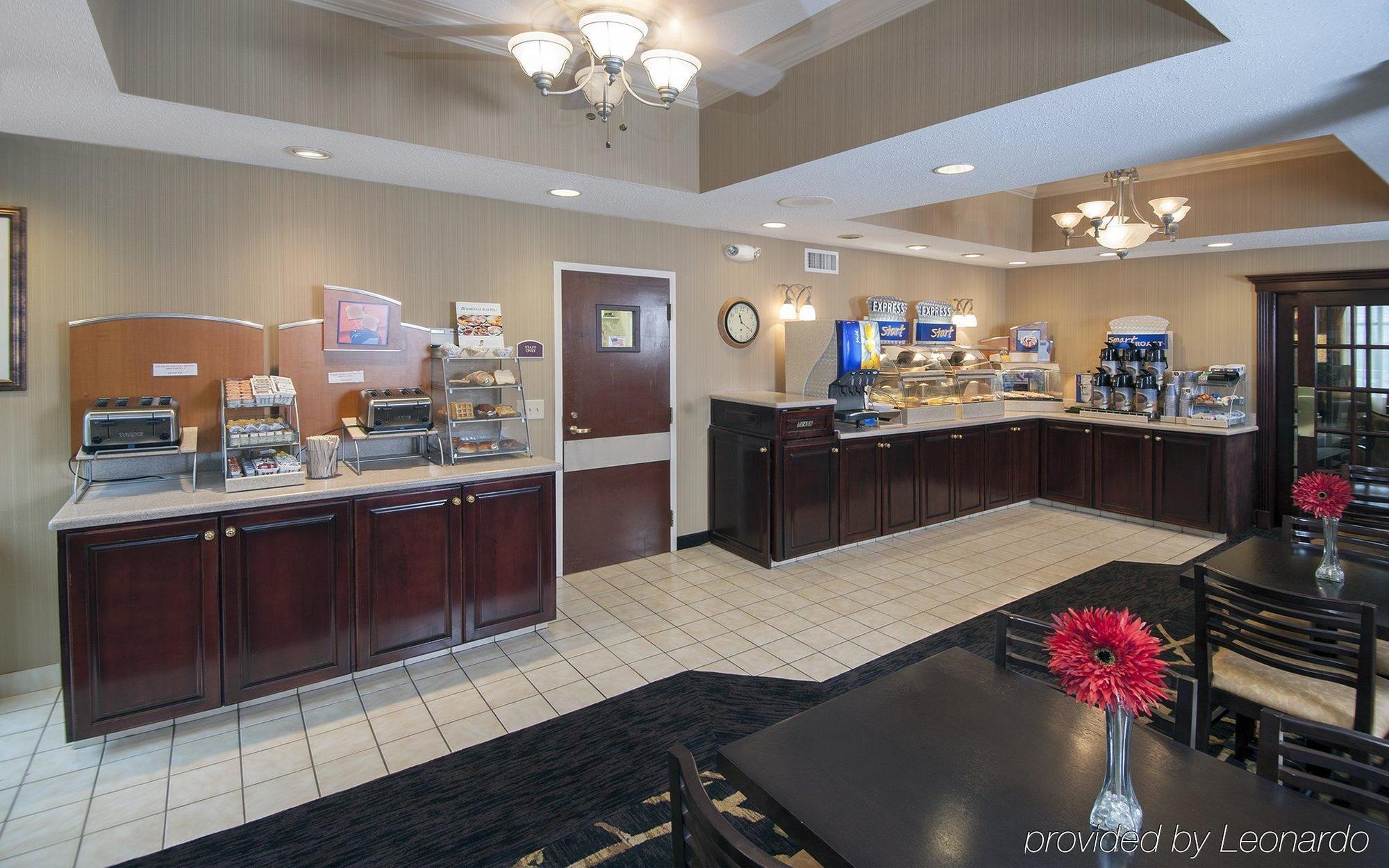 Holiday Inn Express Hotel & Suites Youngstown North-Warren/Niles, An Ihg Hotel Ristorante foto